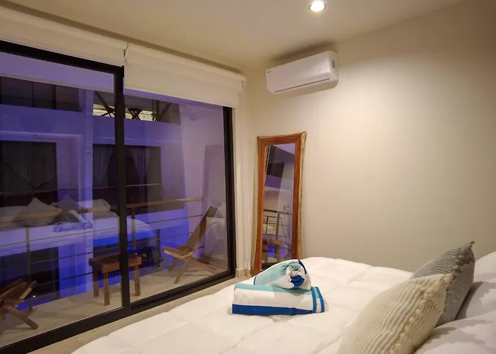 Akua 17 2br Rooftop Pool & Gym