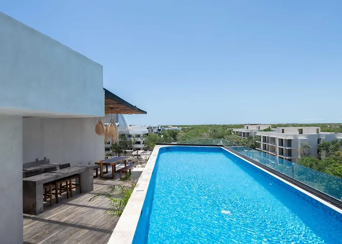 Akua 17 2br Rooftop Pool & Gym Aparthotel