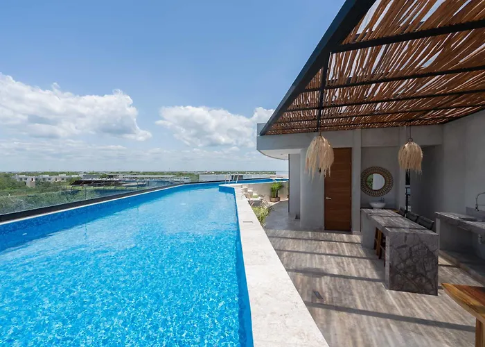 Akua 17 2br Rooftop Pool & Gym